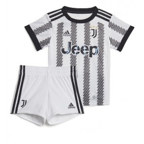 Juventus kläder Barn 2022-23 Hemmatröja Kortärmad (+ korta byxor)